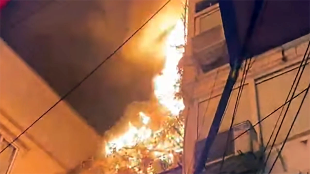 Cháy nhà dân ở phố Hoàng Mai, Hà Nội